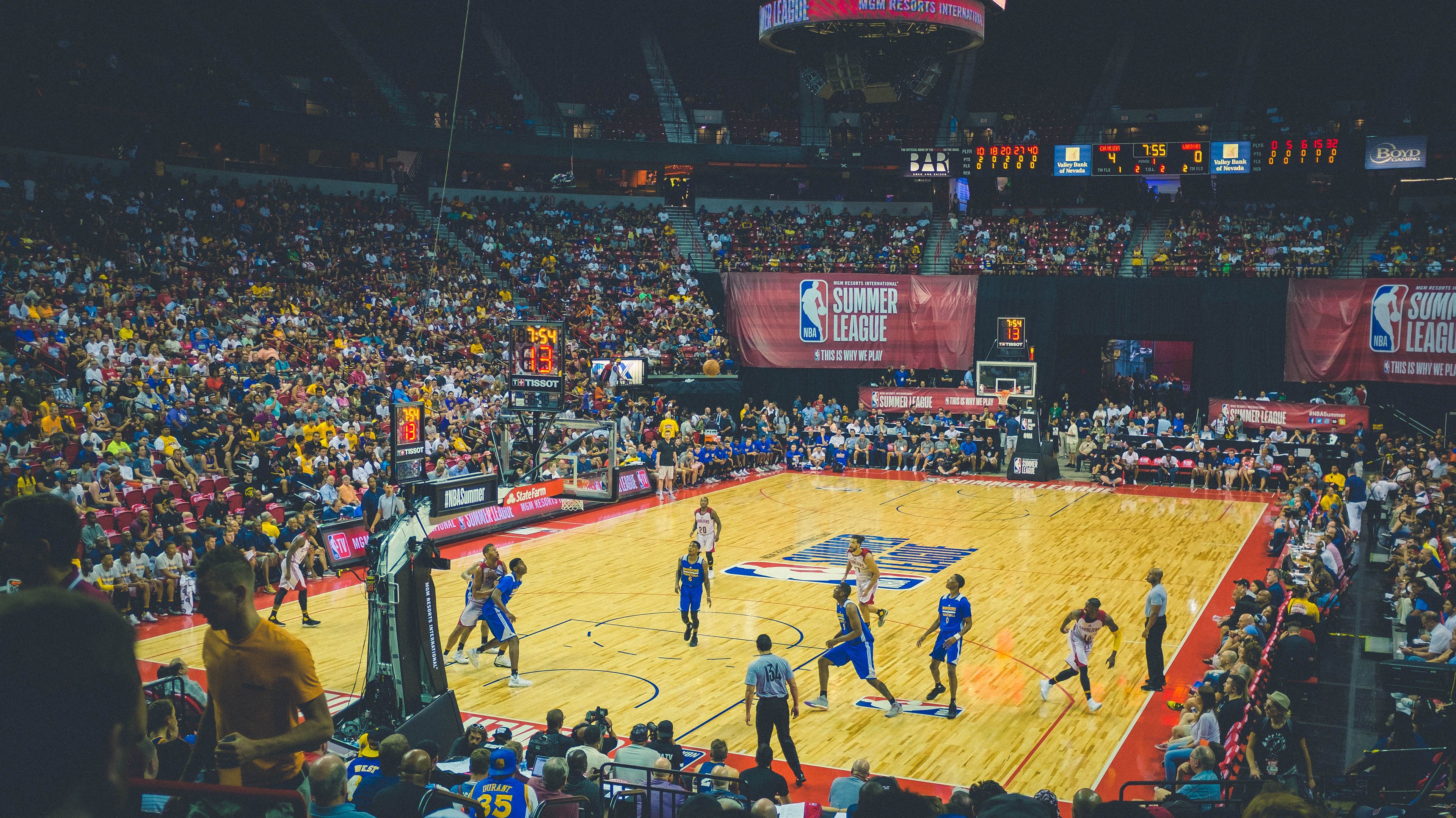 森林狼击败独行侠，系列赛焦点战中爱德华兹三分雨不断，森林狼爱德华兹打什么位置